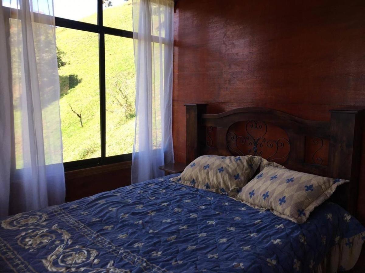 Navarro Mountain Cartago Exterior photo